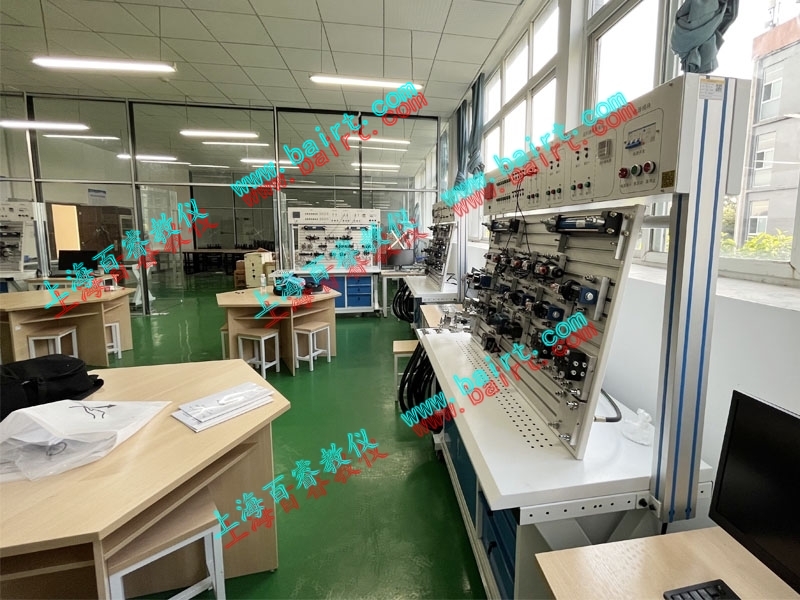 熱烈祝賀重慶郵電大學移通學院液壓實驗室順利完成驗收！