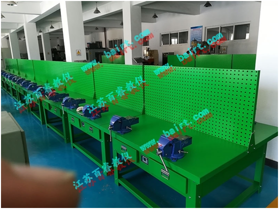 QG-T型　特重型四工位鉗工實訓臺